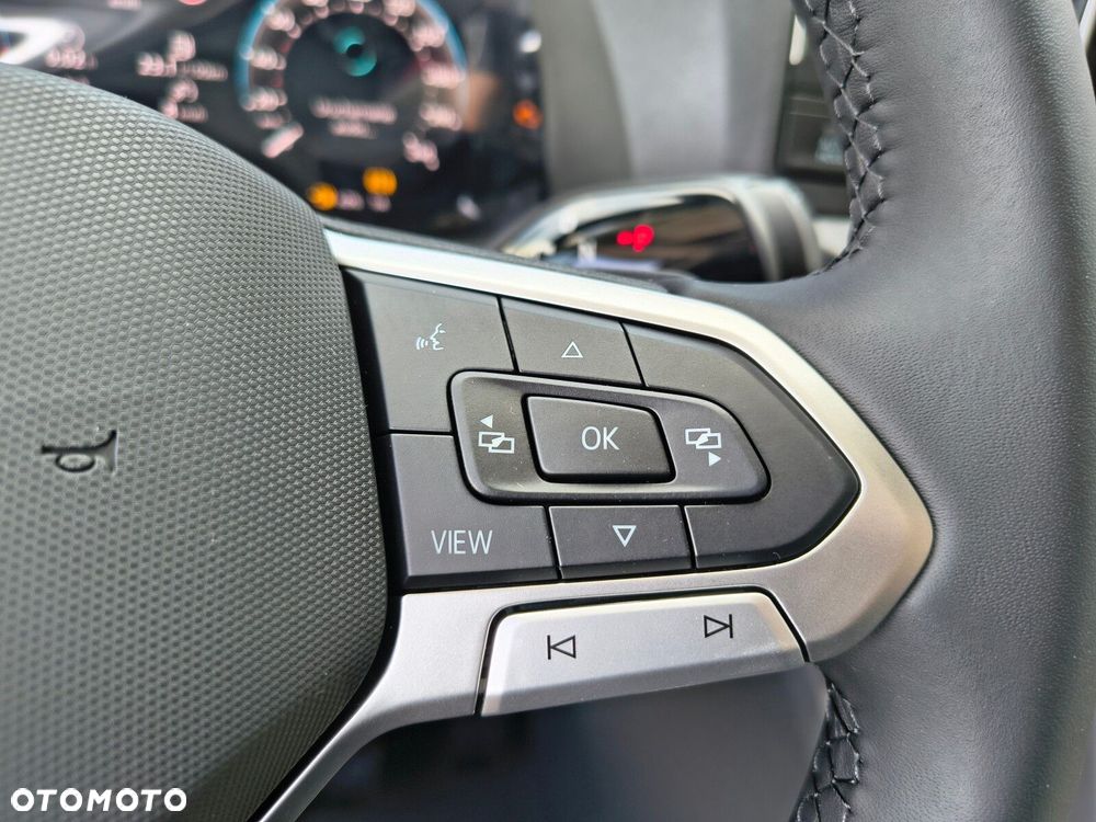 Volkswagen Crafter 2,0 l EURO VI SCR 163 KM / skrzynia biegów: Przedni napęd automatyczna 8-biegowa rozstaw osi: 4490 mm - 12