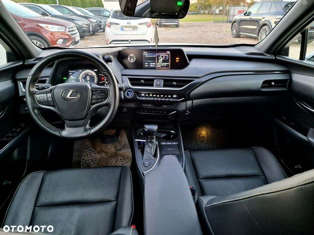 Lexus UX - 21