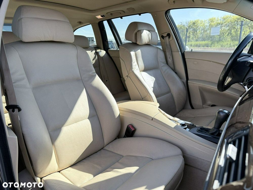 BMW Seria 5 525d - 21