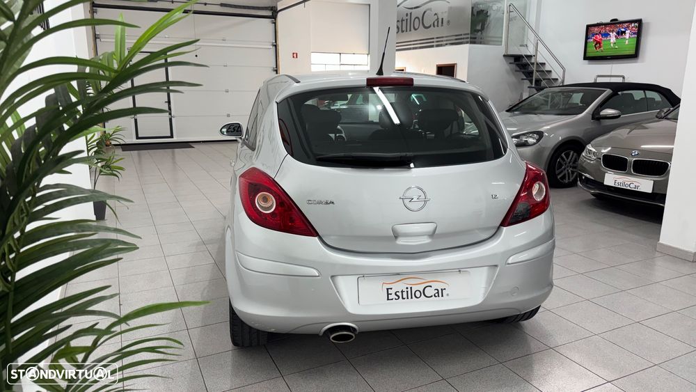 Opel Corsa 1.2 Black Edition - 4