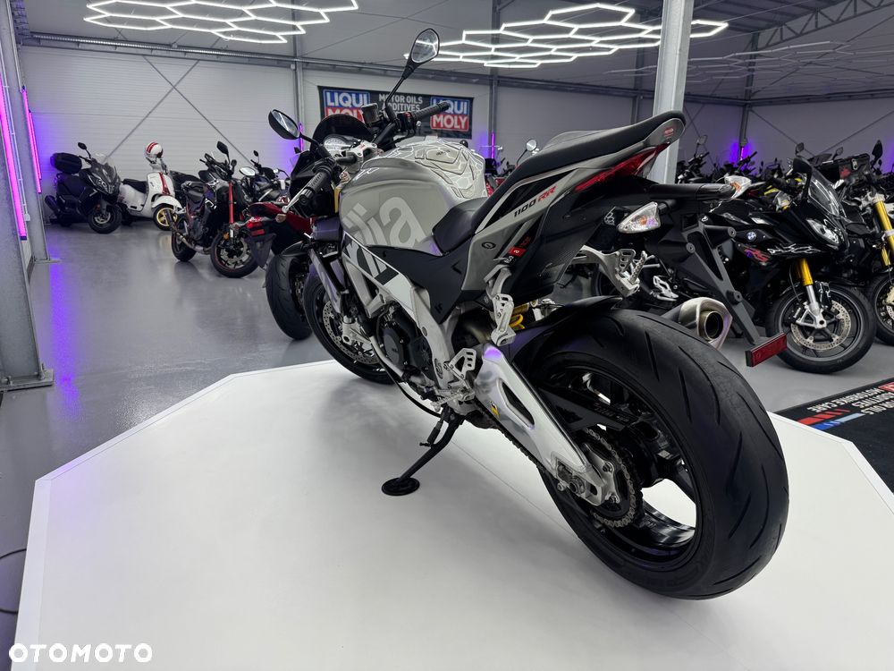 Aprilia Tuono - 8