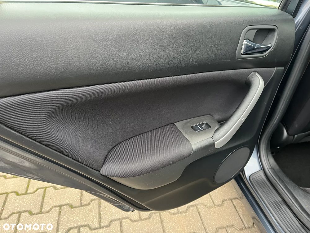 Honda Accord 2.0 i Comfort - 12