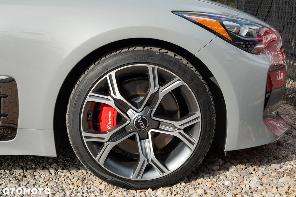 Kia Stinger - 35