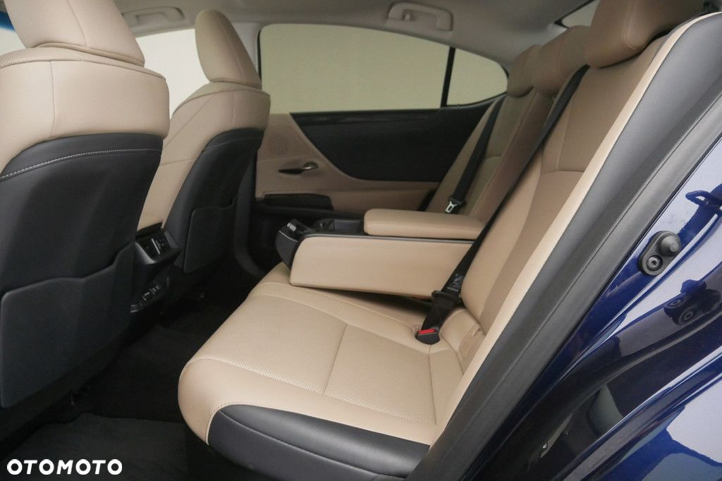 Lexus ES - 15