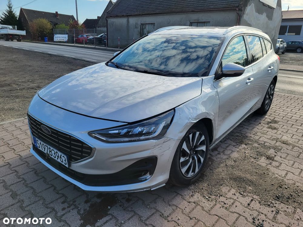 Ford Focus 1.0 EcoBoost Hybrid TITANIUM - 6