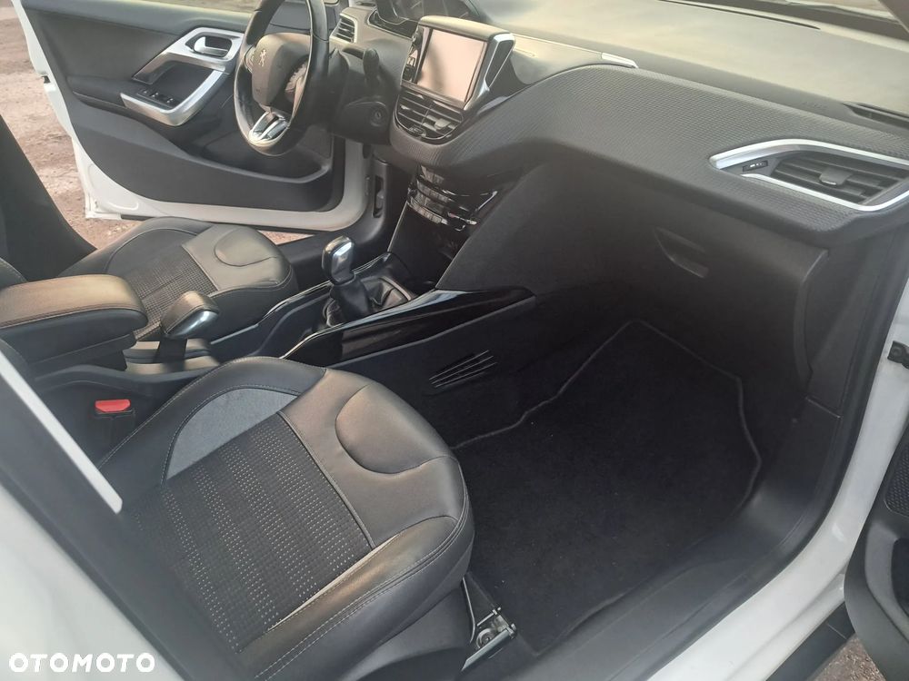Peugeot 2008 BlueHDi 100 STOP & START Allure - 13