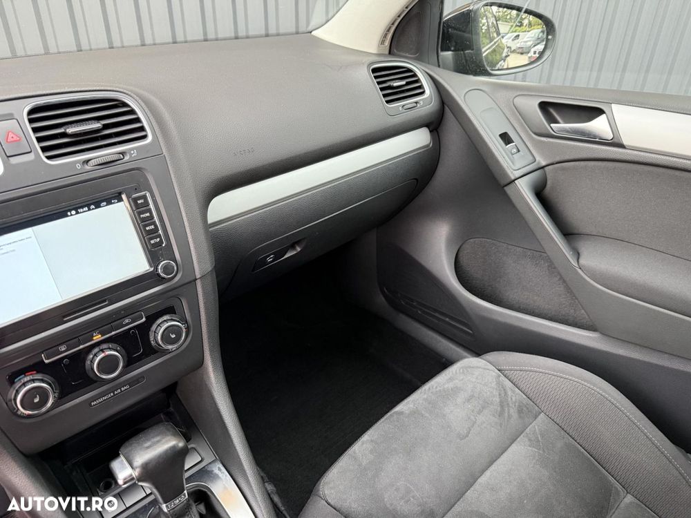 Volkswagen Golf - 8