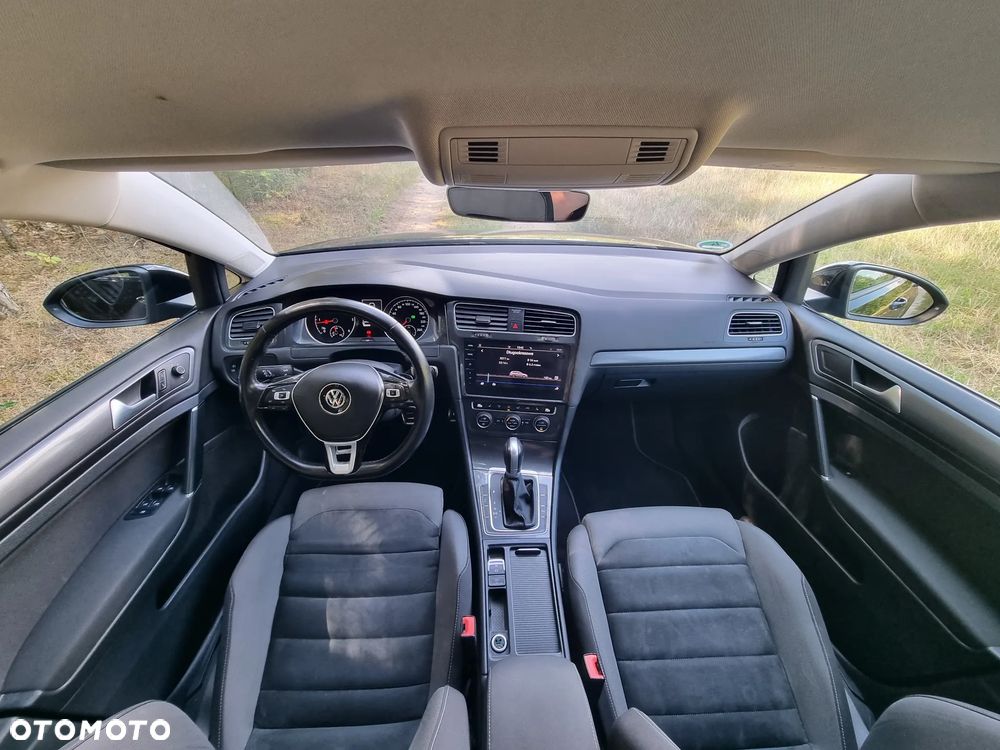 Volkswagen Golf - 27