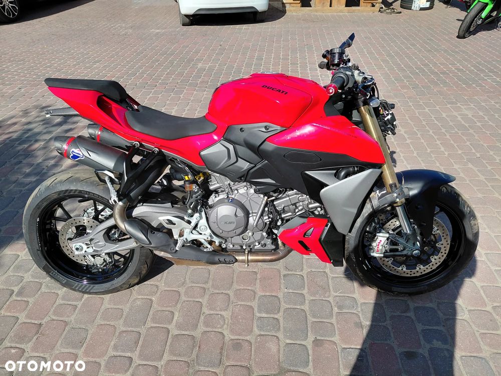 Ducati Streetfighter V2 - 6