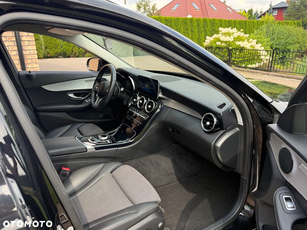 Mercedes-Benz Klasa C 220 d 9G-TRONIC Avantgarde - 15