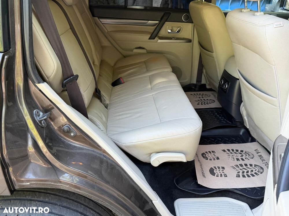 Mitsubishi Pajero - 17