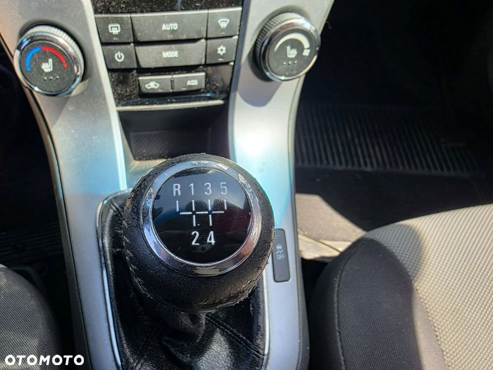 Chevrolet Cruze 1.8 LS - 19