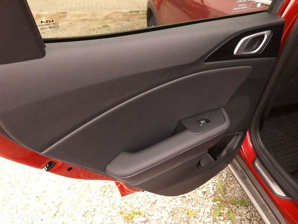 Kia XCeed 1.6 GDI PHEV L DCT - 24