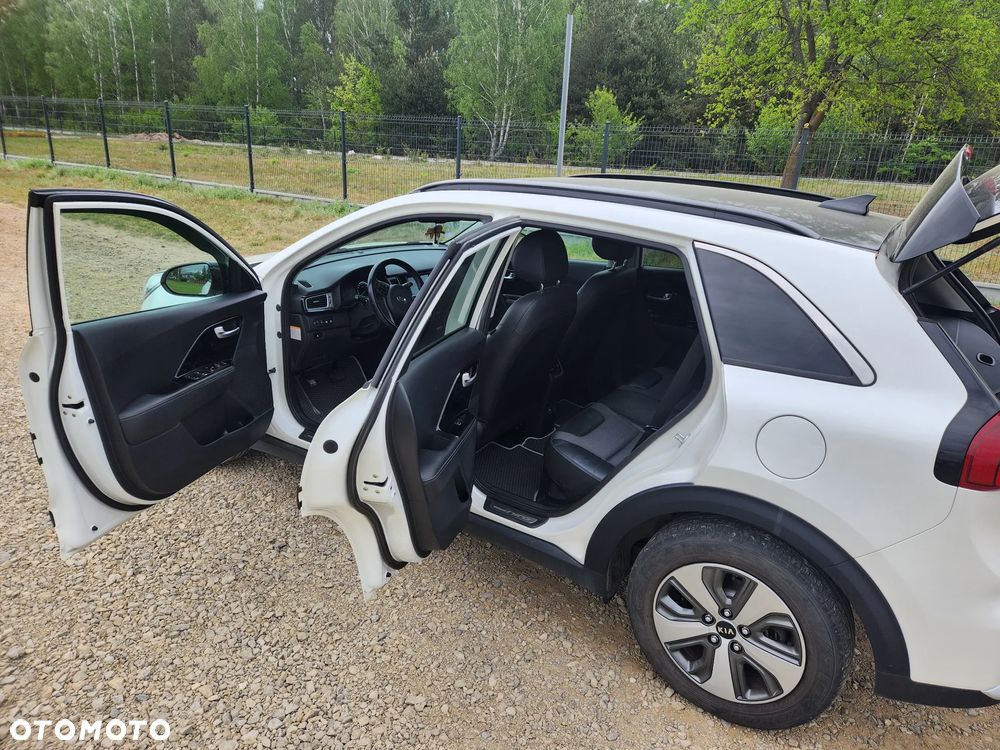 Kia Niro 1.6 GDI Hybrid L - 16
