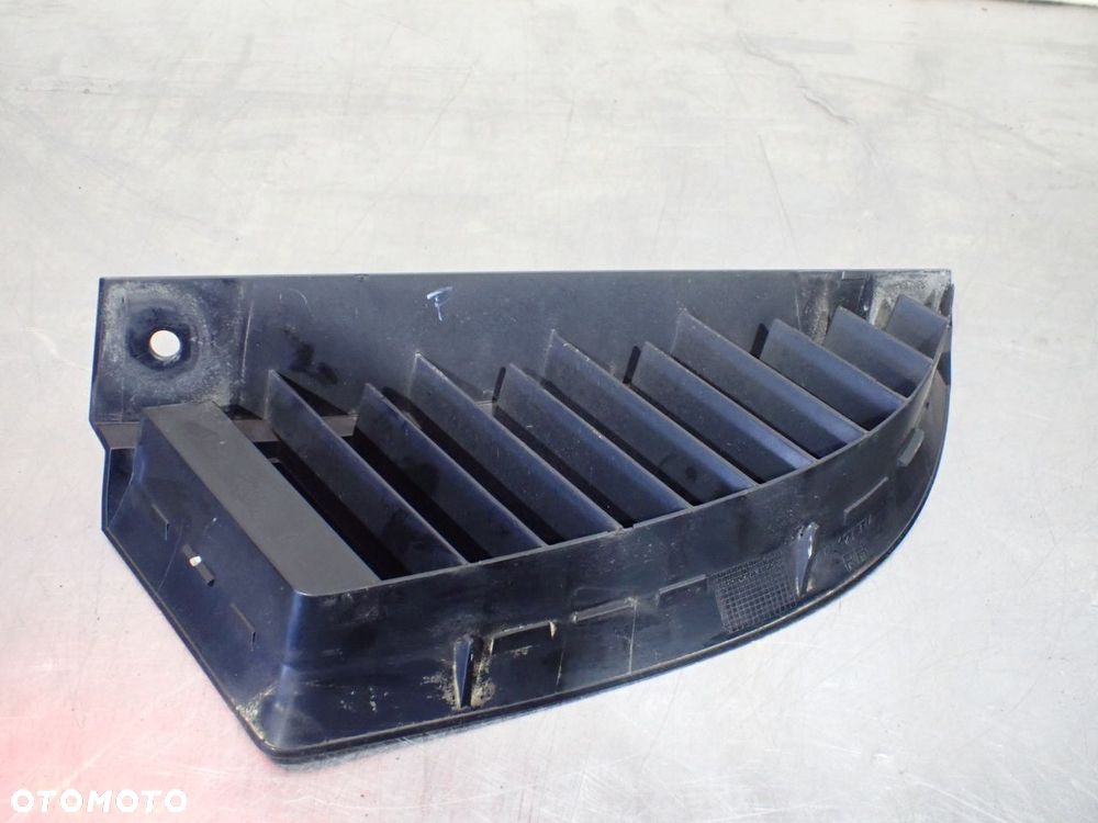WYPEŁNIENIE KRATKA GRILLA PRAWA MITSUBISHI COLT VI Z30  MN127774 - 3