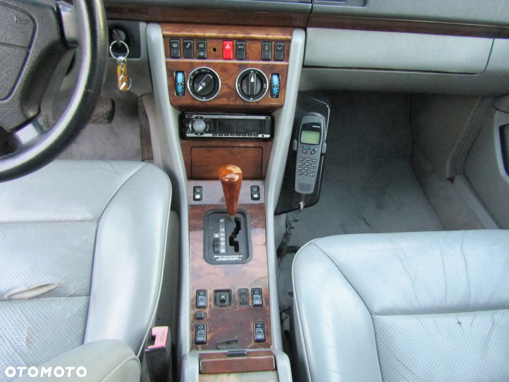 Mercedes-Benz W124 (1984-1993) - 27