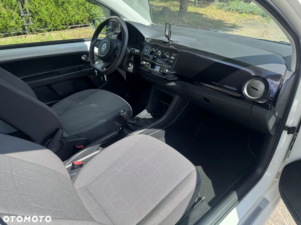 Volkswagen up! sound - 9