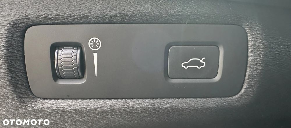 Volvo V90 D4 Momentum - 23