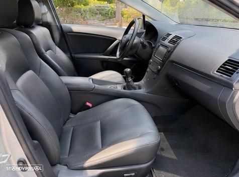 Toyota Avensis SW 2.0 D-4D Exclusive +Pele+GPS - 7