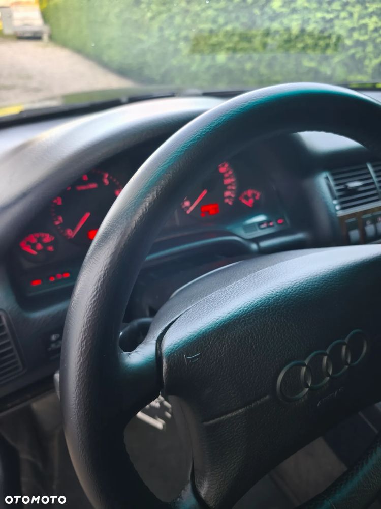 Audi A8 2.8 - 16