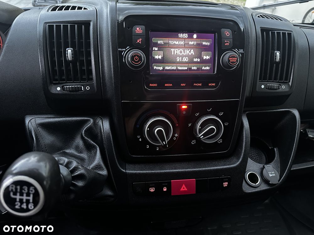 Fiat DUCATO 2.3 MAXI 130KM  KONTENER lekki + WINDA DHOLLAND 350kg silnik 2.3 130KM 2021 EURO 6 - 16