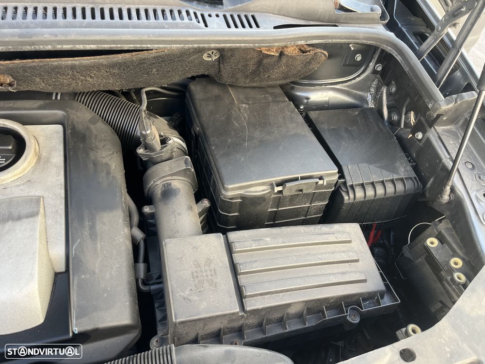 VW Touran 1.9 TDi Highline 7L - 12