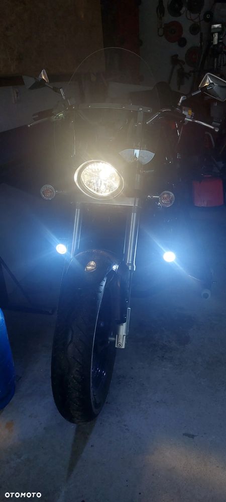 Suzuki Intruder - 14