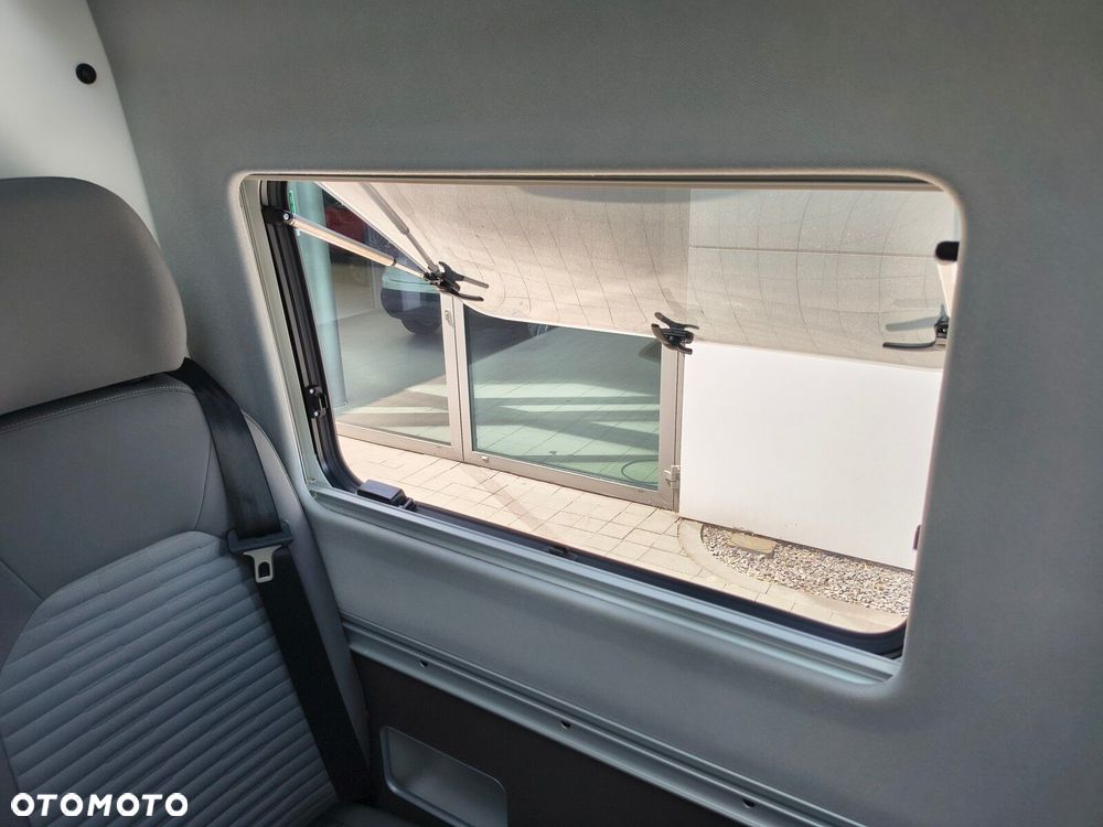 Volkswagen Crafter Grand California 600 silnik: 2,0 l TDI EU6 SCR BlueMotion Technology 130 kW skrzynia biegów: Przedni napęd automatyczna 8-biegowa rozstaw osi: 3640 mm - 40