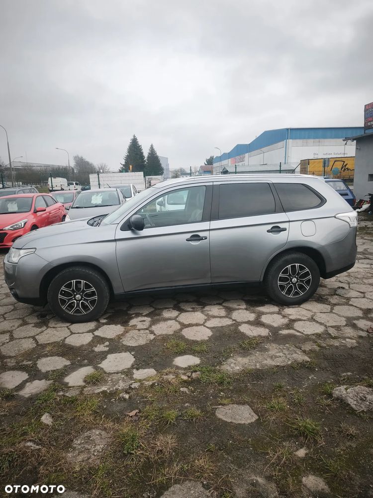 Mitsubishi Outlander 2.0 2WD Plus - 9