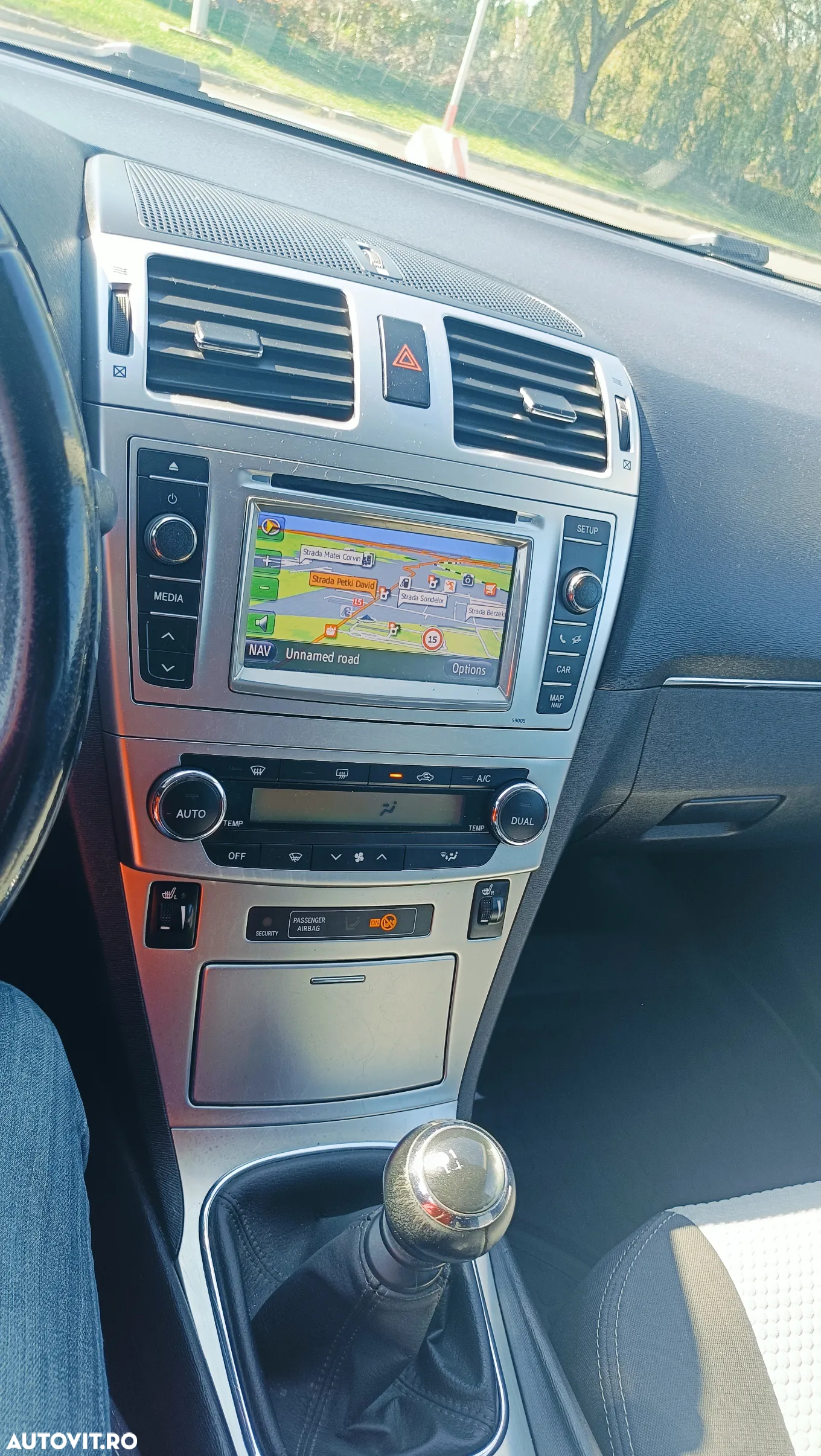 Toyota Avensis - 15