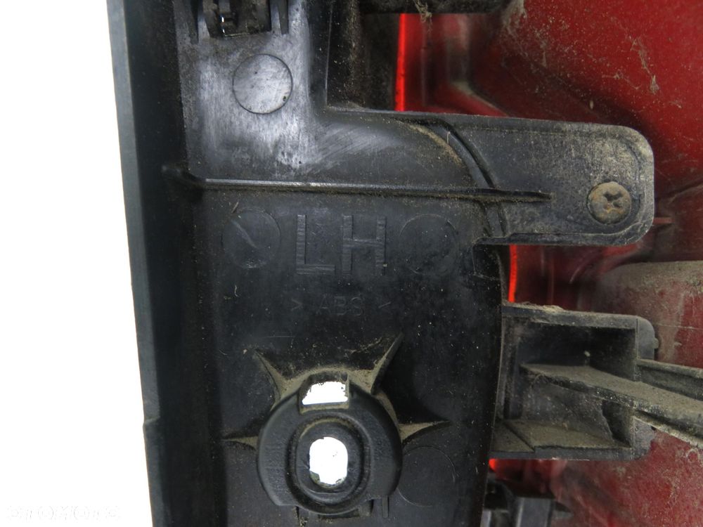 LAMPA LEWA TYLNA KIA CARENS III - 6