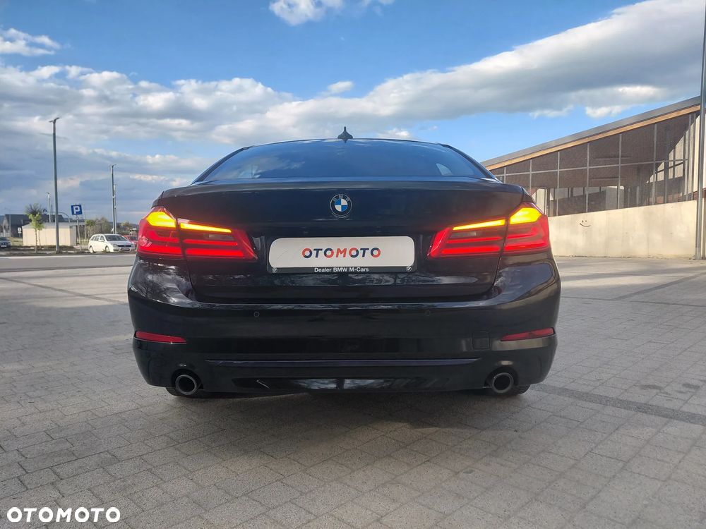 BMW Seria 5 525d Sport Line - 14