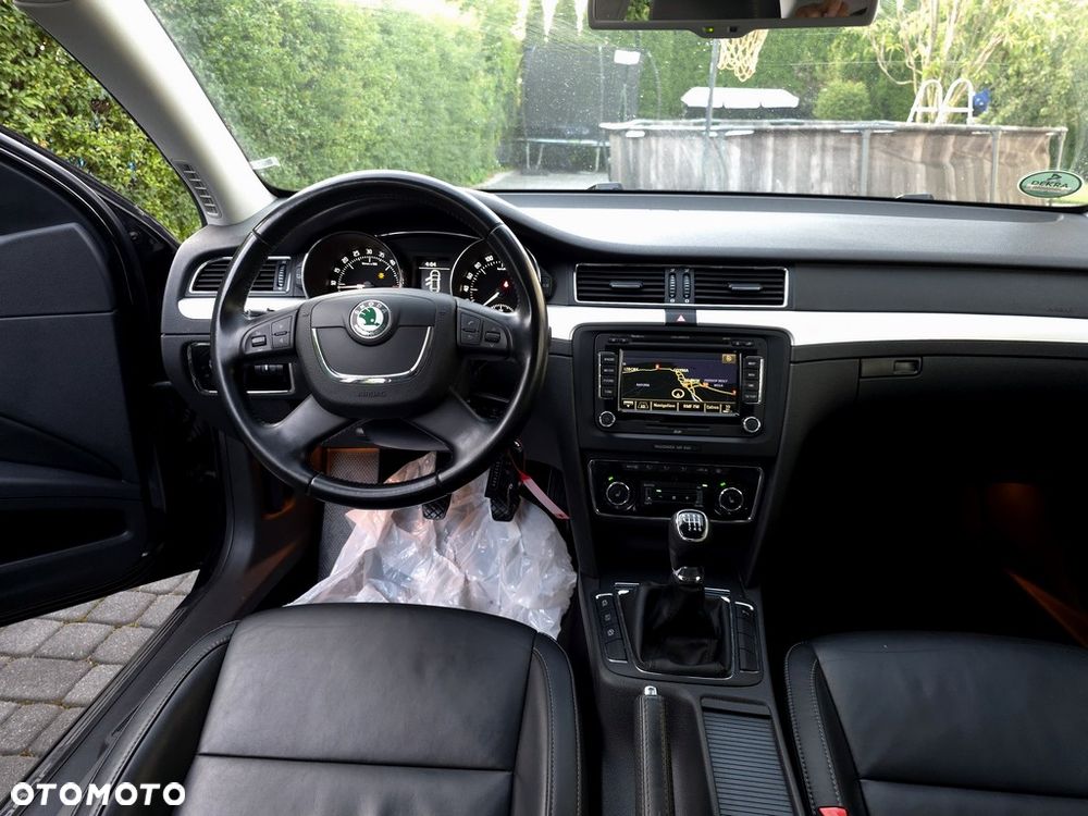 Skoda Superb 2.0 TDI Platinum - 4