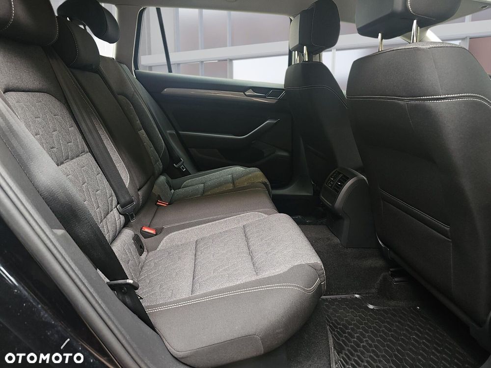 Volkswagen Passat Variant 1.5 TSI EVO Business DSG - 12