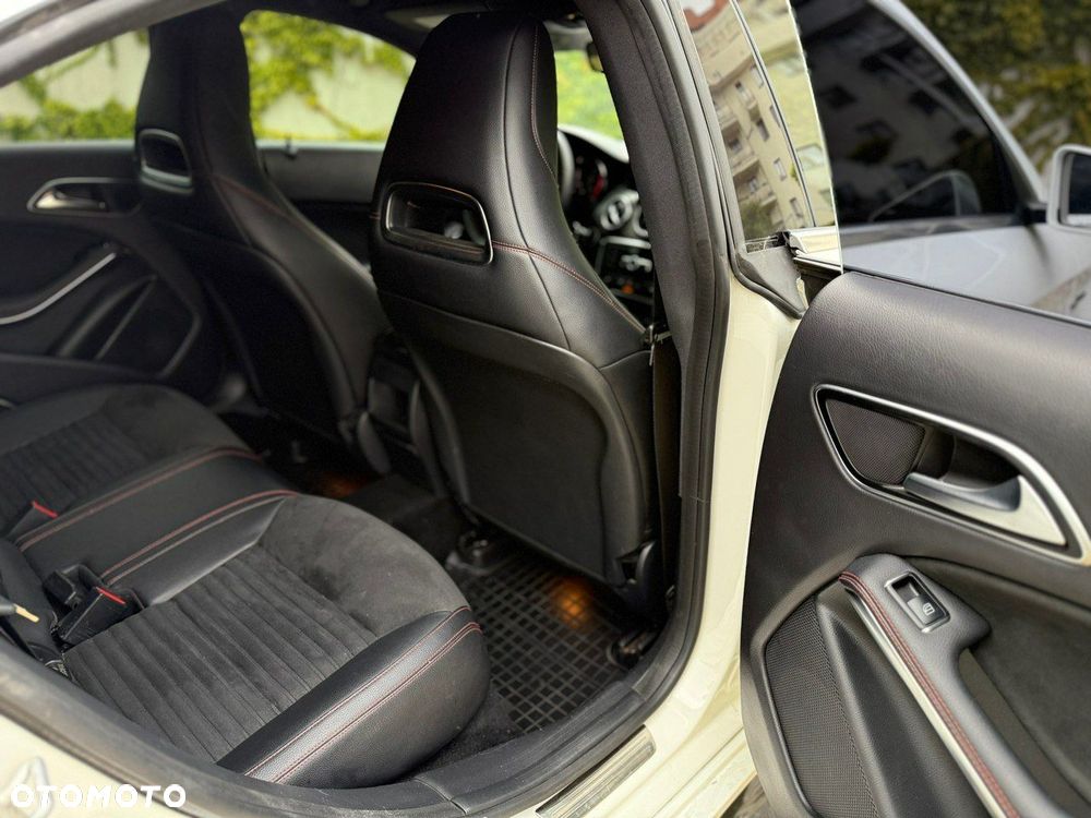 Mercedes-Benz CLA 45 AMG 4-Matic - 11