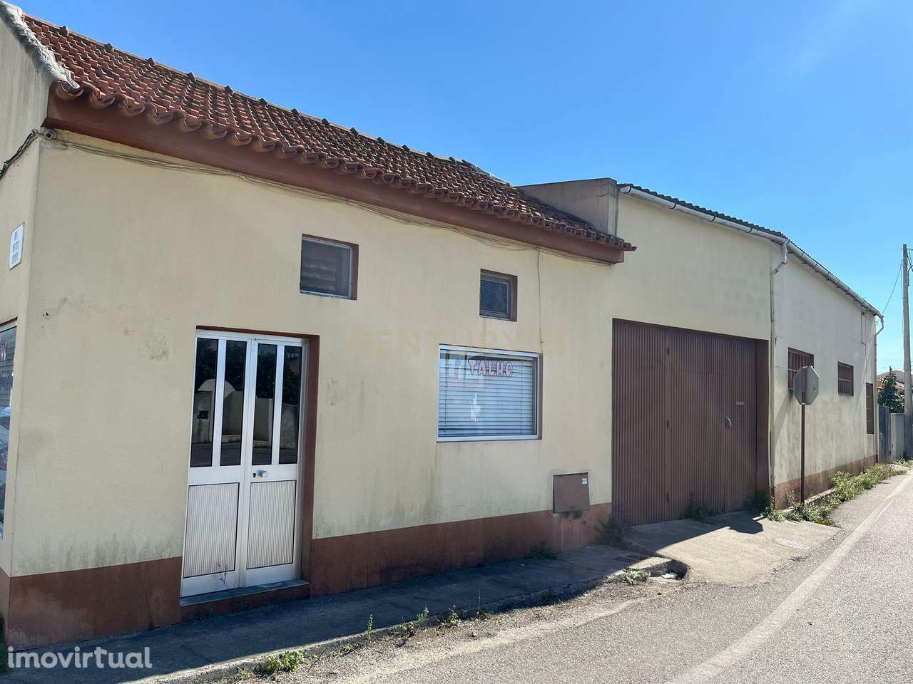 Moradia T4 isolada com Barracão e anexos - Grande imagem: 2/22