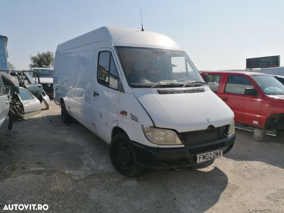 Dezmembrez piese Mercedes Sprinter - 2