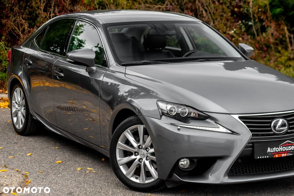 Lexus IS - 1