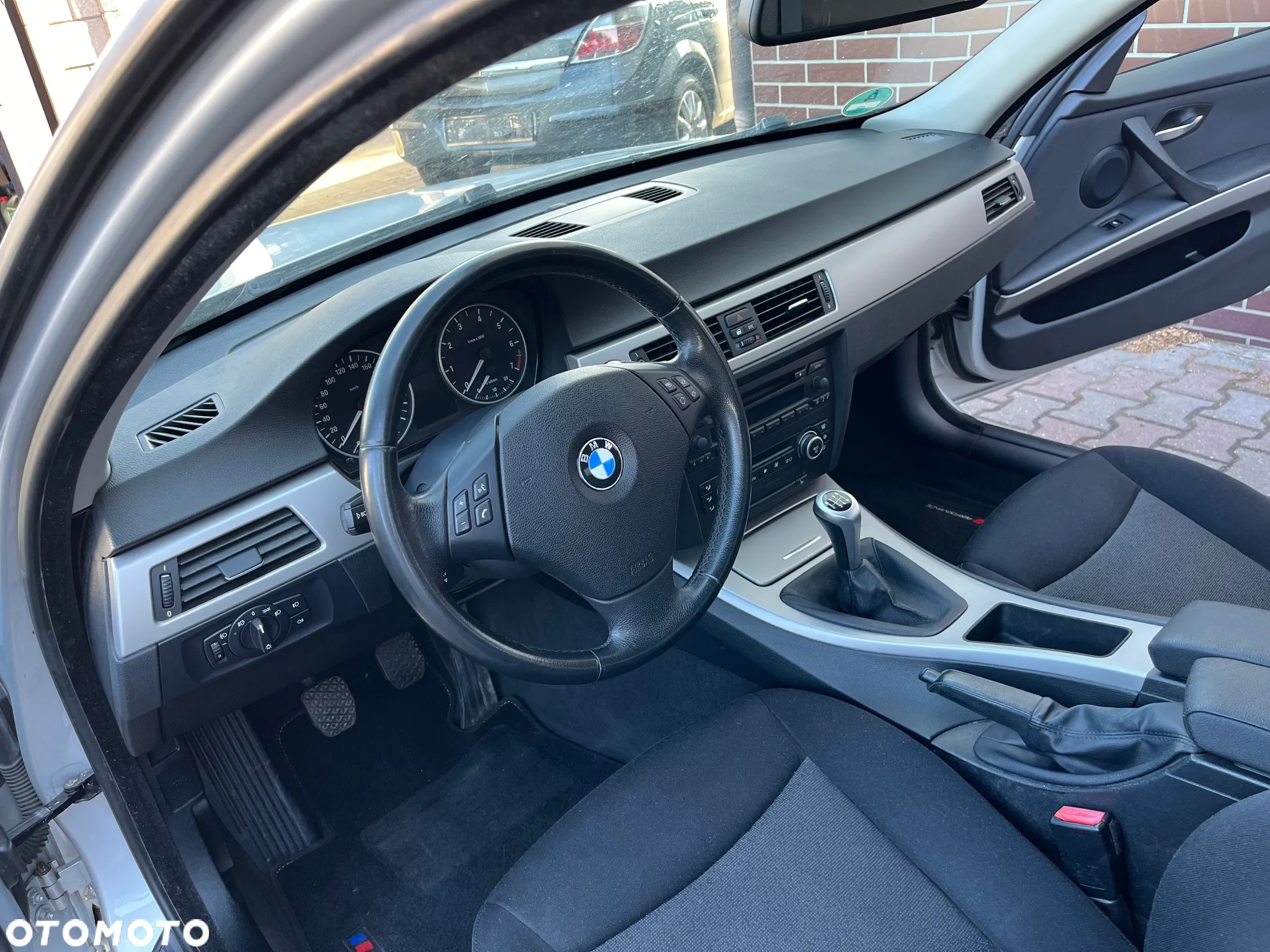 BMW Seria 3 318i - 11