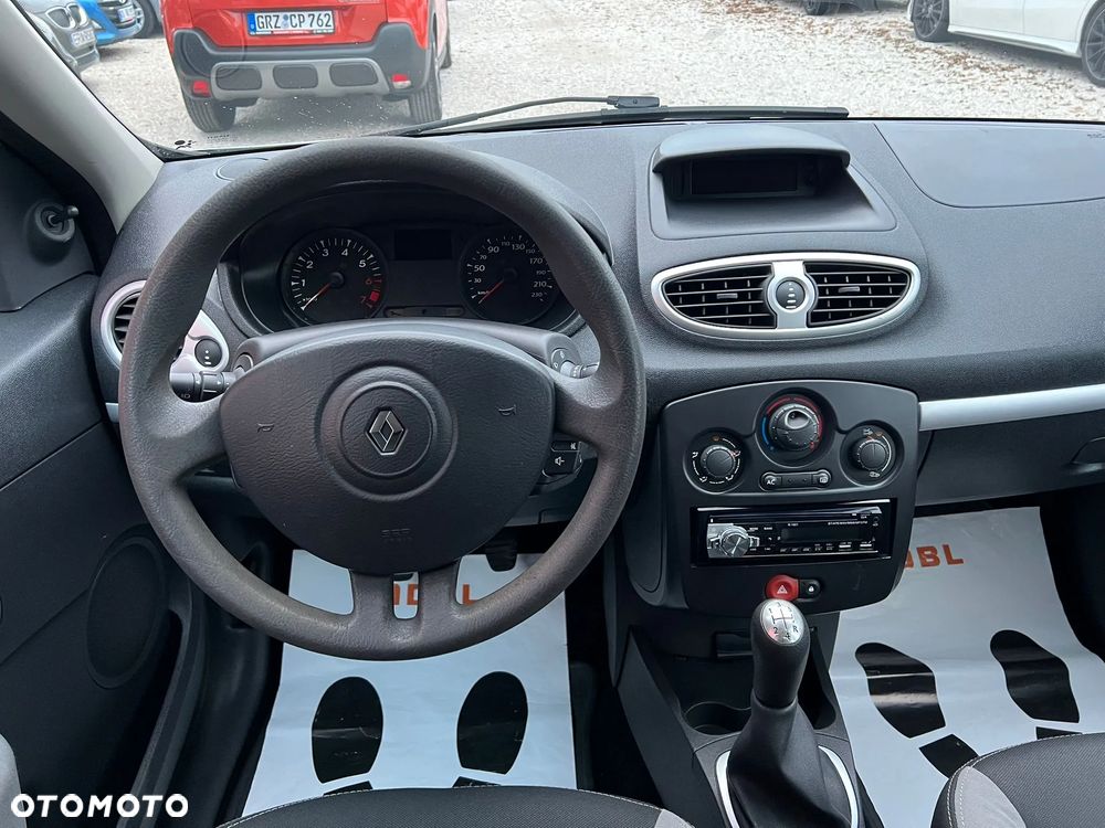 Renault Clio 1.2 16V 75 Collection - 13