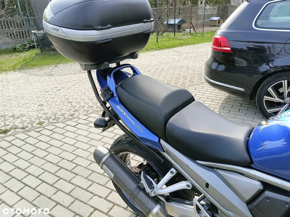 Suzuki GSX - 33
