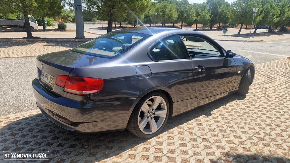 BMW 320 i Coupe - 4