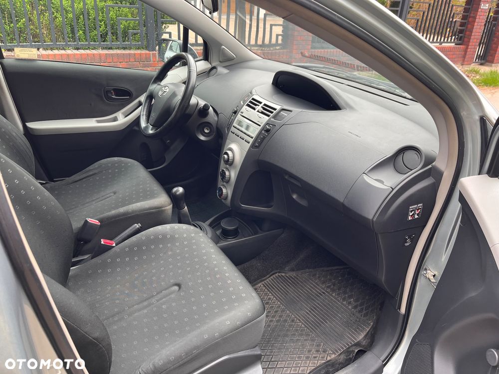 Toyota Yaris 1.0 Terra - 7