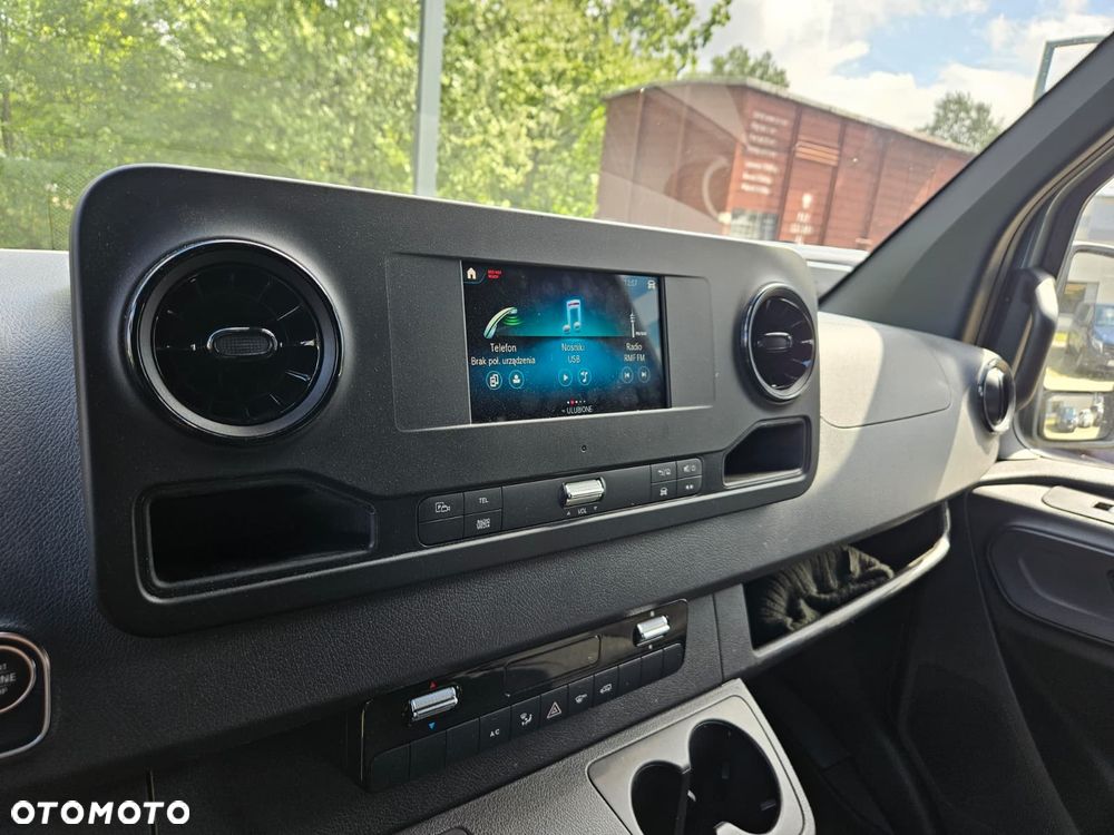 Mercedes-Benz Sprinter - 10