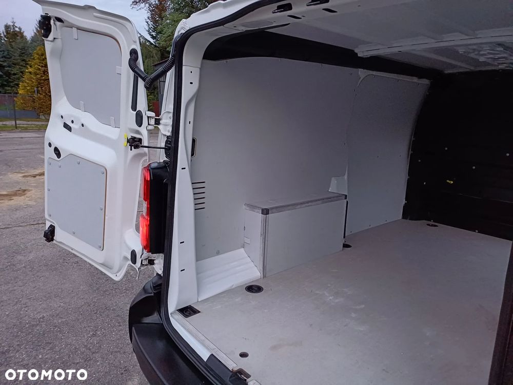 Peugeot Expert Vivaro proace - 21