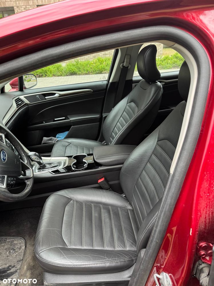 Ford Fusion - 4