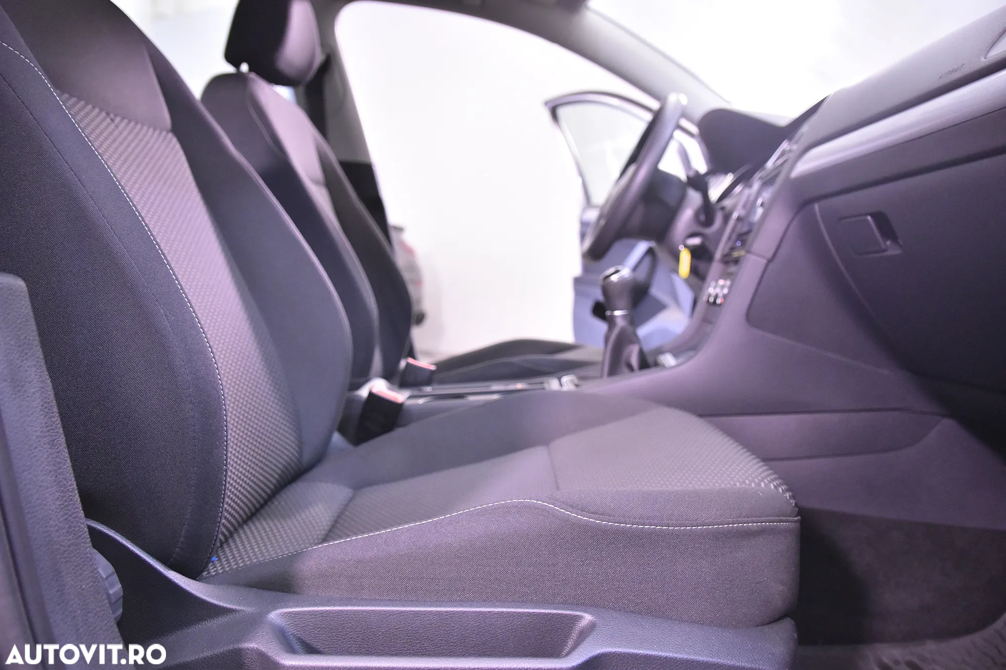 Volkswagen Golf - 11