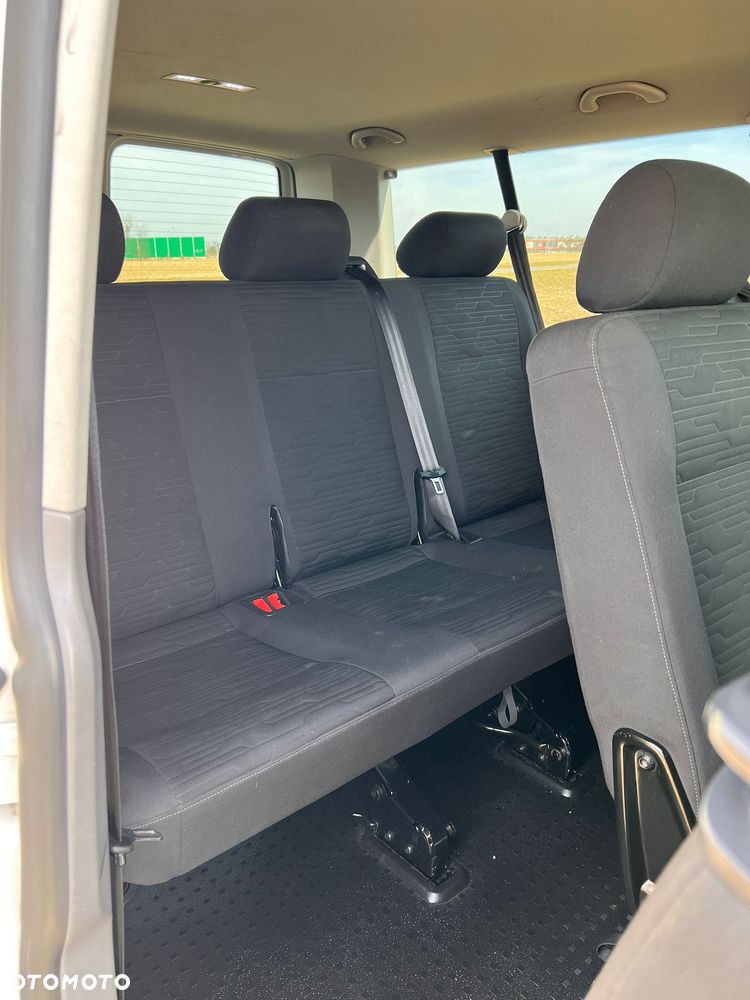 Volkswagen Caravelle 2.0 TDI L2 Comfortline DSG - 9