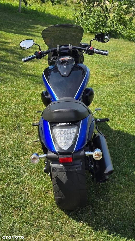 Suzuki Intruder - 4