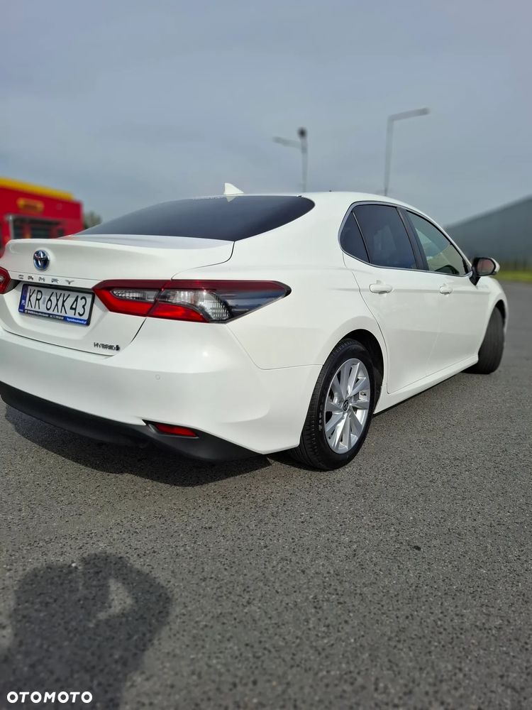Toyota Camry 2021 photo 3